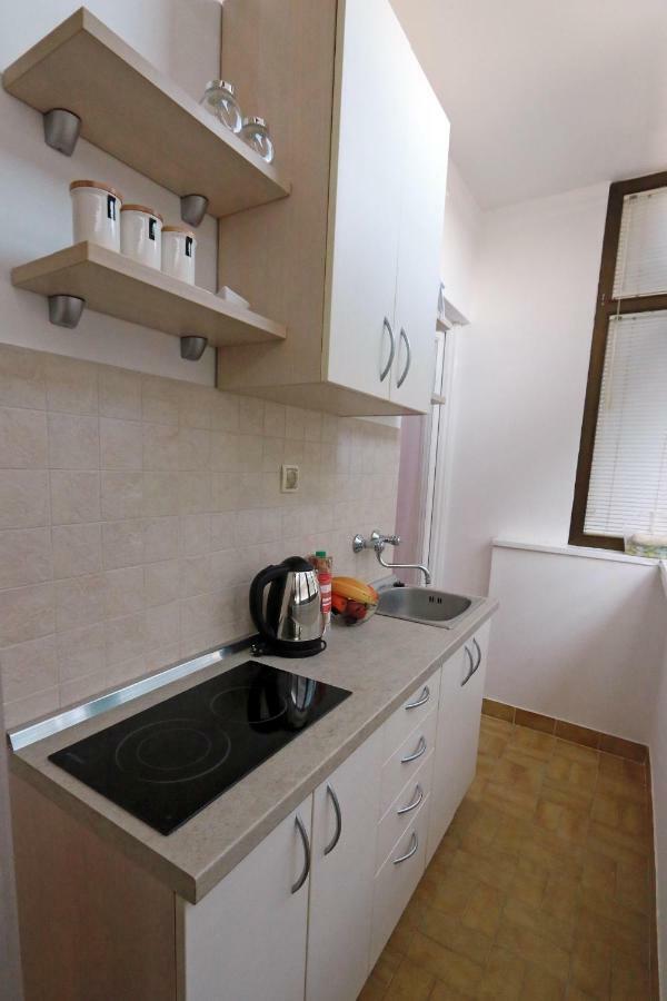 Apartment Studio Five