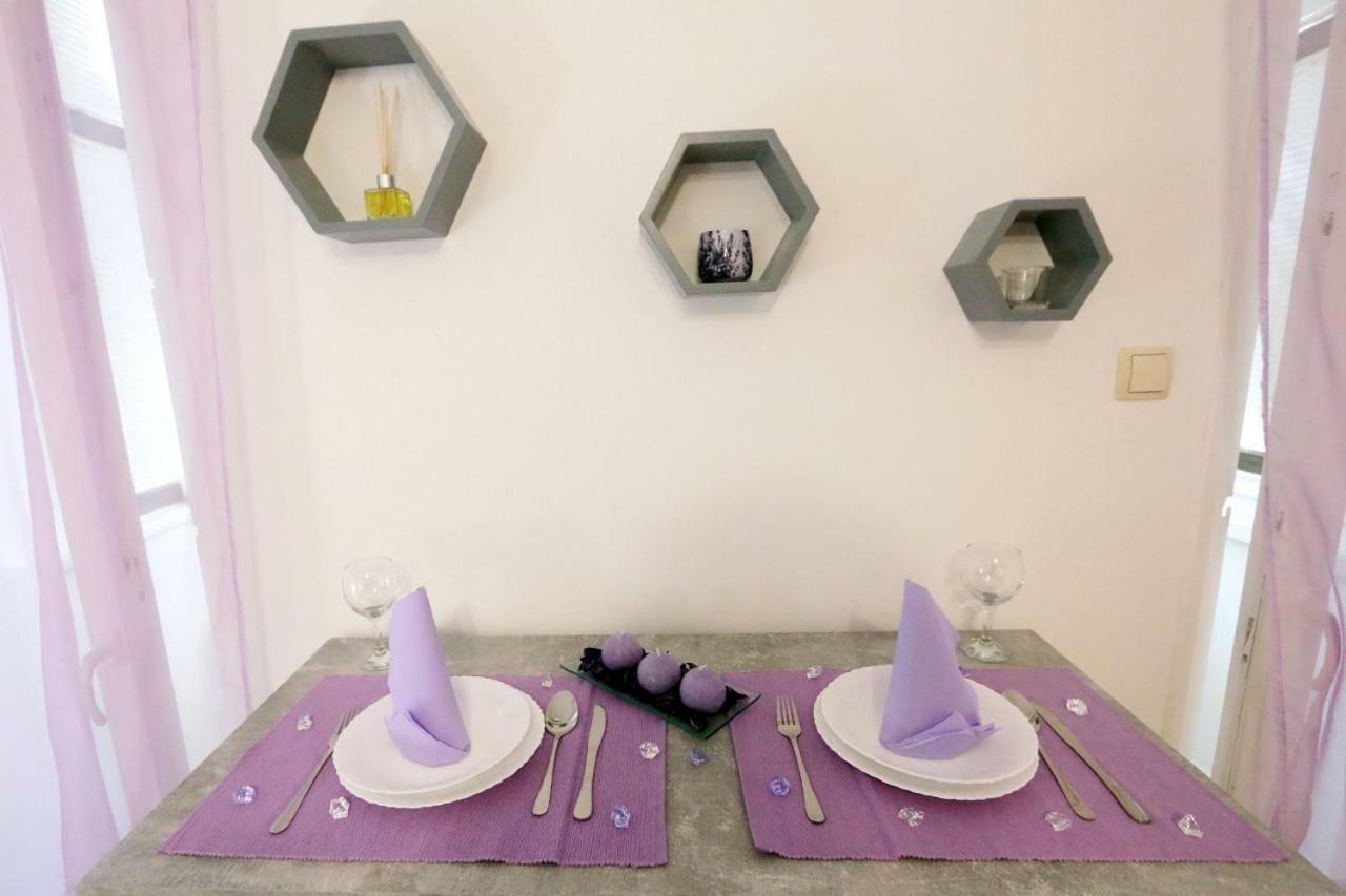 Studio Five Apartment