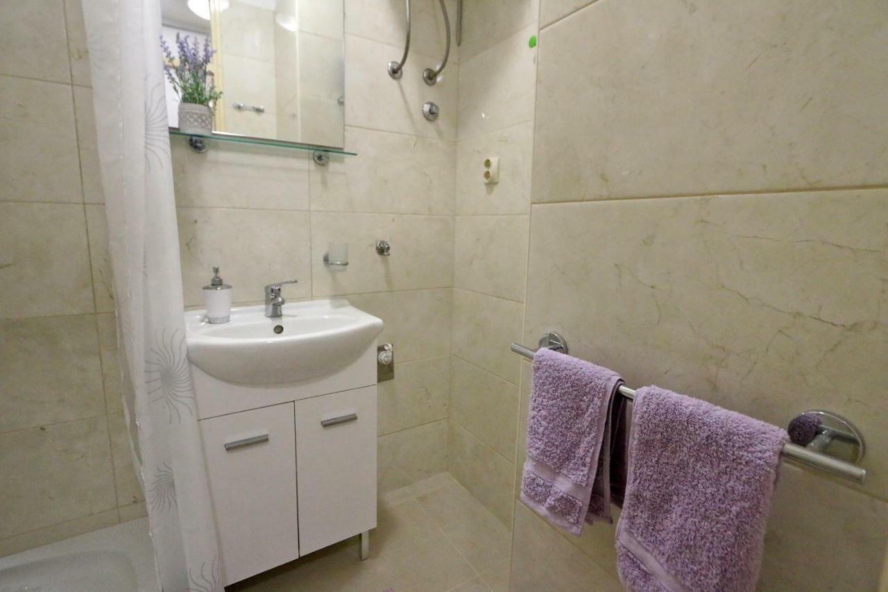 Studio Five Apartment