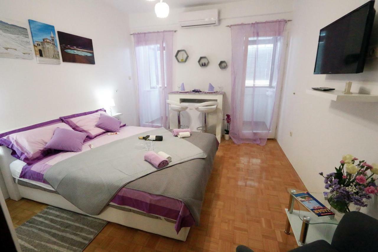 Studio Five Apartment *